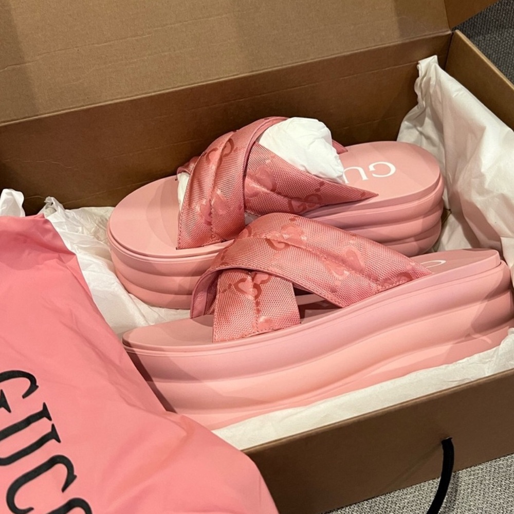 New Gucci Pink GG Monogram Platform Slides